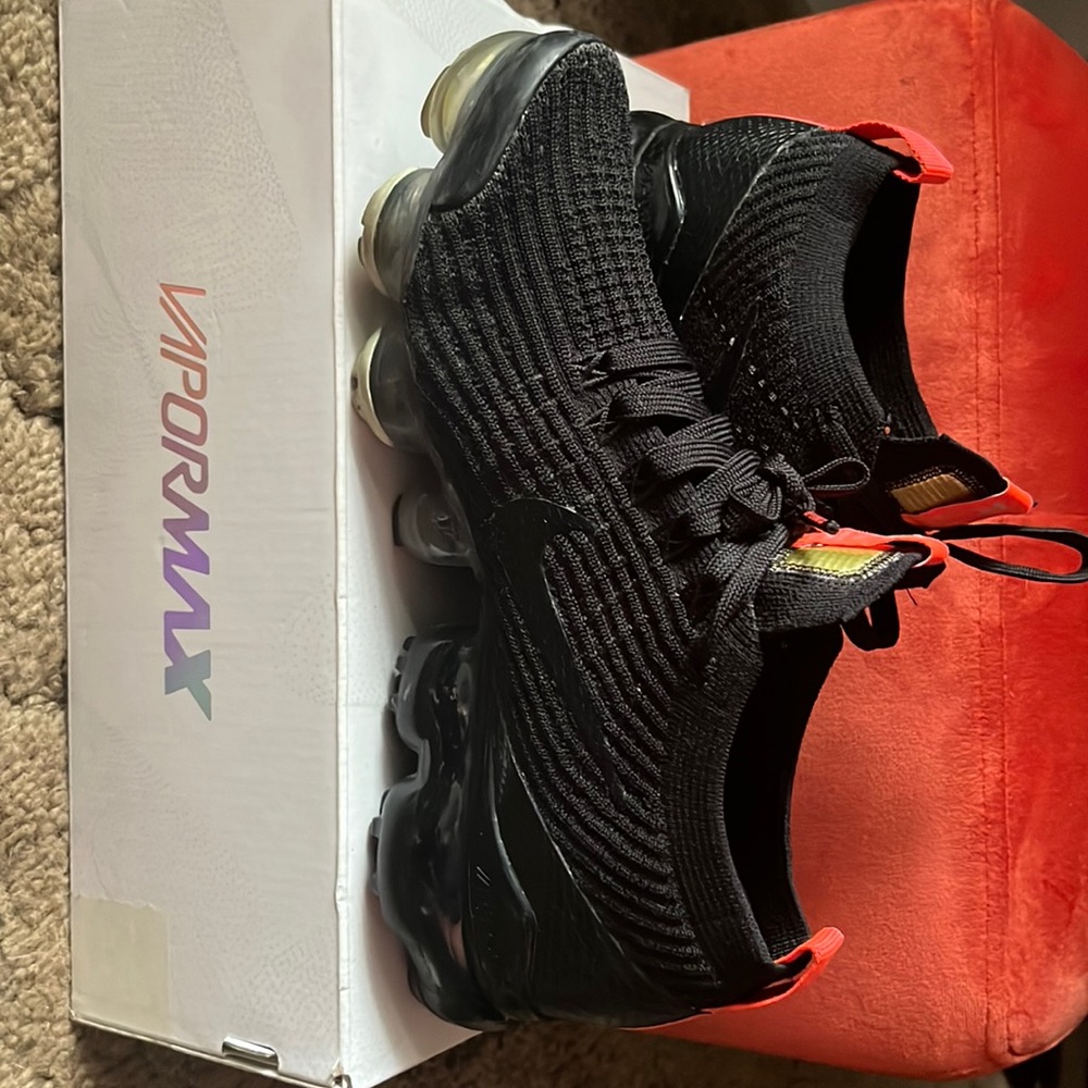 size 6 in men’s, size 7.5 in women’s. Nike air vapormax fly knit 3